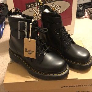 Dr. Martens/ Doc Martens